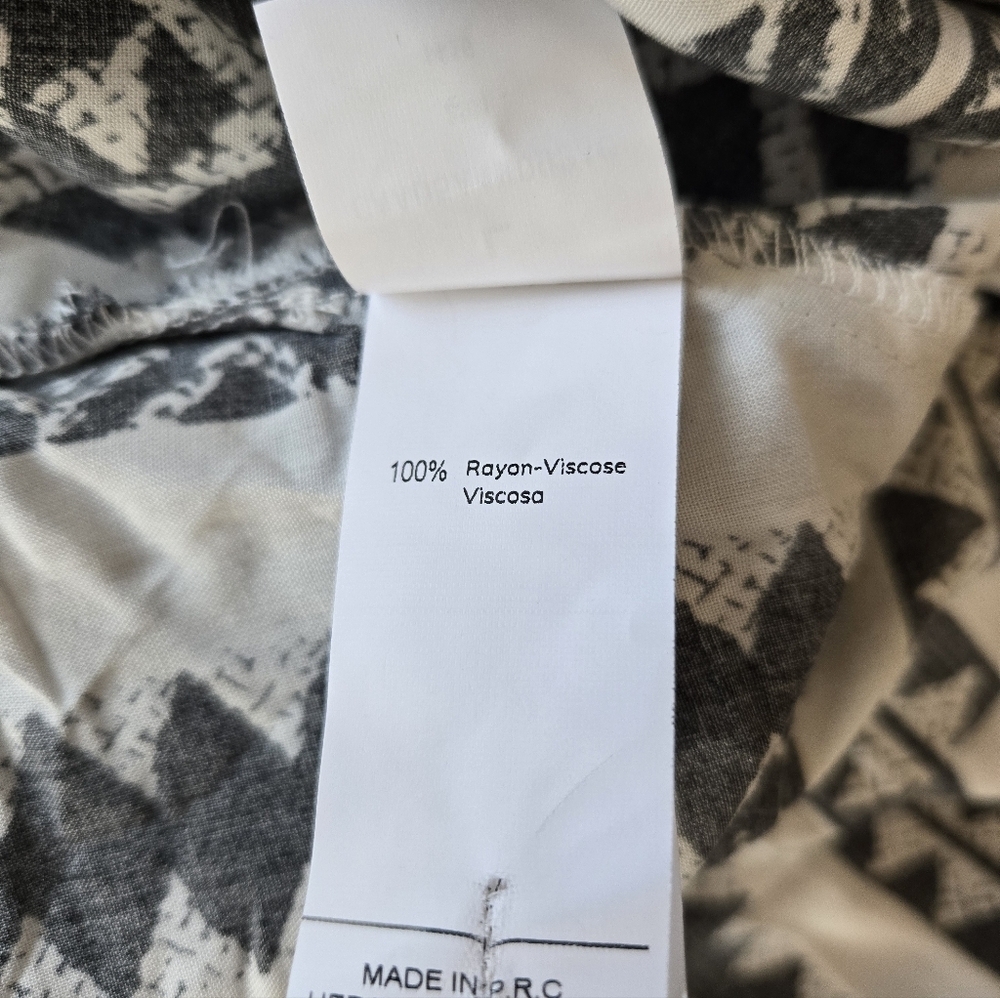 Black and White Patterned Maxi Dress. Size L - Picture 6 of 11